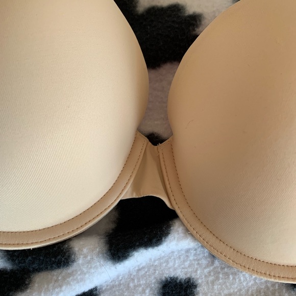 NWOT Victoria’s  Secret beige underwire padded bra - Picture 2 of 6